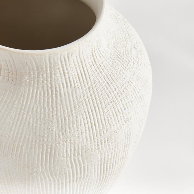 Kenneth Ludwig Chicago Barclay Butera Ojai Vase Small For Sale - Image 4 of 5