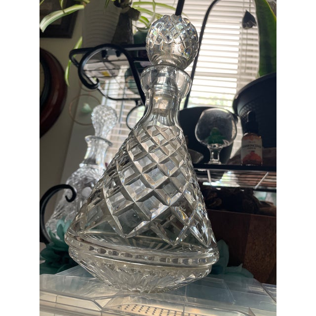 Transparent Vintage Waterford Cut Crystal Decanter “Alana” or “Lismore” Design Pattern With Diamond Cuts & Starbursts, Highly Collectible Early-American Glass For Sale - Image 8 of 9
