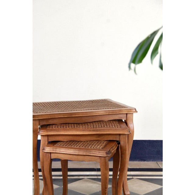 Hollywood Regency Mid-Century Nesting Tables with Viennese Straw, Italy, 1960s, Set of 3 For Sale - Image 3 of 11