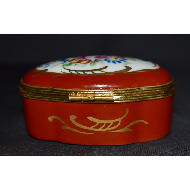 Vtg. French Limoges Handpainted Porcelain Trinket Box W/Floral Details For Sale - Image 9 of 13