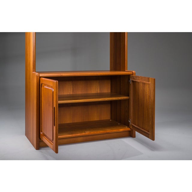 1970s Danish Teak Bookcase with Cabinet from Dyrlund, 1970s For Sale - Image 5 of 11