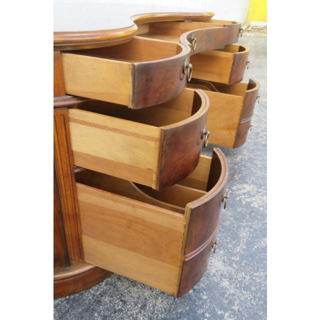 Late 20th Century Drexel Heritage Flame Mahogany Kidney Shaped Executive Desk With Bookcase 6084 For Sale - Image 5 of 18