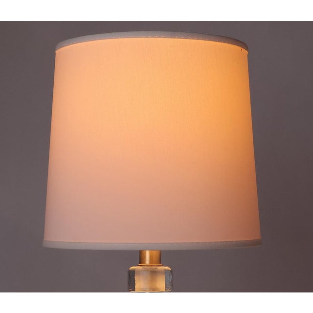 Mid-Century Modern Crystal and Brass Table Lamp by Orrefors for Vitrika, 1960s For Sale - Image 3 of 12