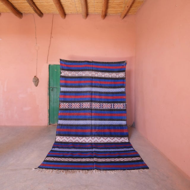 1980s Ethnic Vintage Moroccan Kilim - 9.4 X 5.54 Ft For Sale - Image 10 of 10