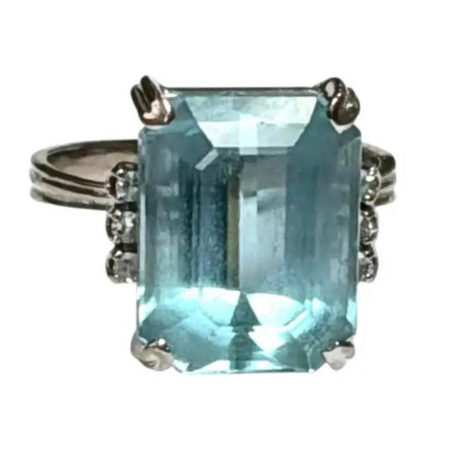 Vintage H. Stern 18k Gold Emerald Cut Aquamarine Diamond Cocktail Ring For Sale - Image 9 of 9