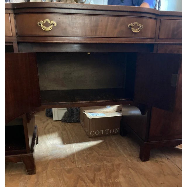 Early 19th Century English Georgian Mahogany Bowfront Sidebord Circa 1830 For Sale - Image 5 of 9