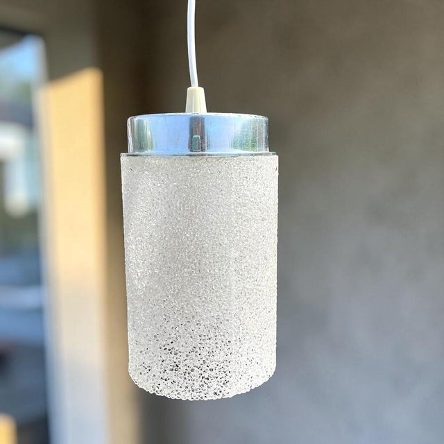 Mid-Century French Ice Crystal and Acrylic Sugar Pendant Light, 1970s For Sale - Image 15 of 15