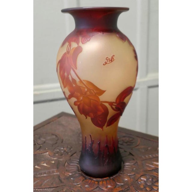 1980s Vintage French Cameo Glass Vase after Emile Gallé, 1980 For Sale - Image 5 of 8