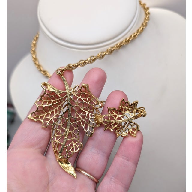 Vintage Signed Crown Trifari Goldtone Openwork Leaves Pendant Necklace For Sale In Philadelphia - Image 6 of 8