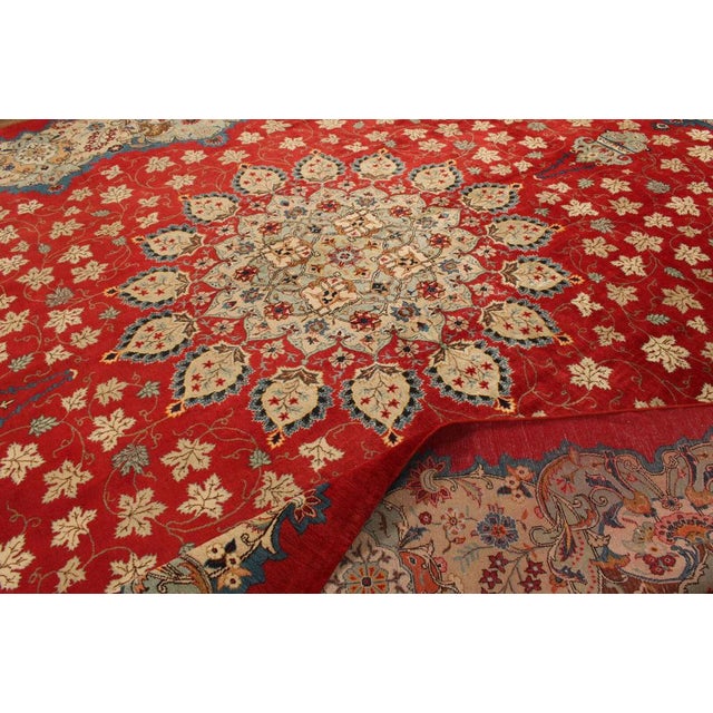Middle Eastern Rug in Wool For Sale - Image 6 of 11