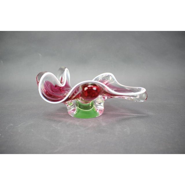 Mid-Century Czech Pink and Green Art Glass Bowl by Josef Hospodka, 1960s For Sale - Image 3 of 9