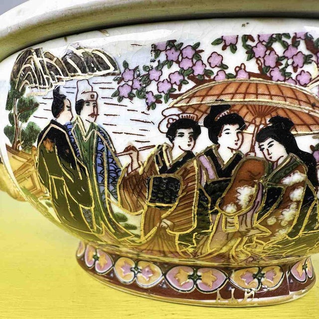 Chinese Royal Satsuma Porcelain Tureen For Sale - Image 5 of 12