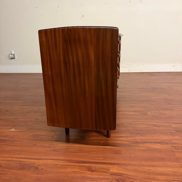 John Herbert A. Younger ‘Volnay’ Afromosia & Teak Sideboard For Sale - Image 4 of 12