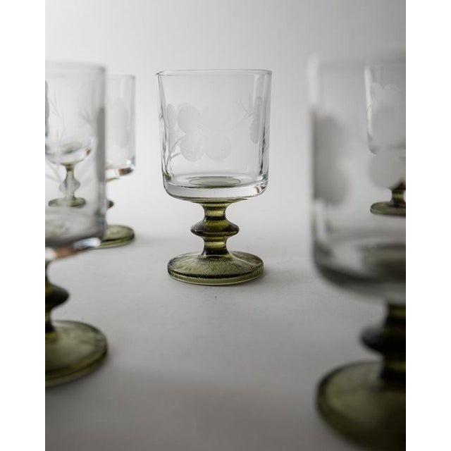 Green Vintage Etched Floral Clear Wine Glasses with Olive Green Stems, Set of 5 For Sale - Image 8 of 13