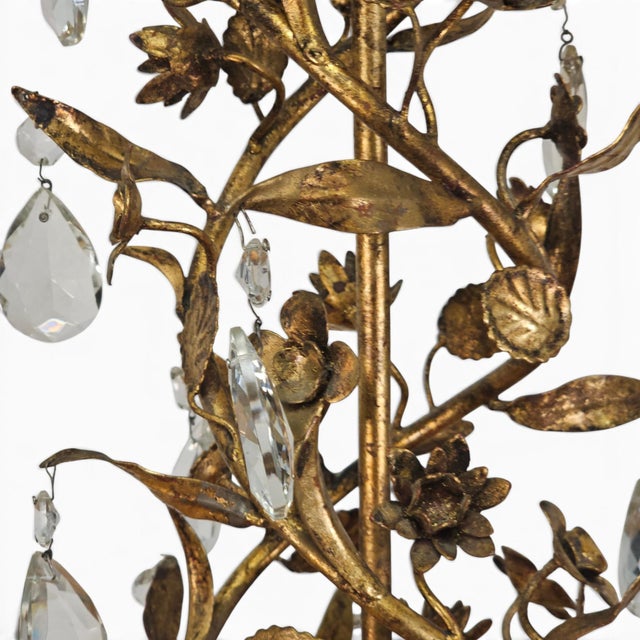 1950s 1950s–1960s Marbro Gilt Tole and Crystal Floral Vine Table Lamp For Sale - Image 5 of 10