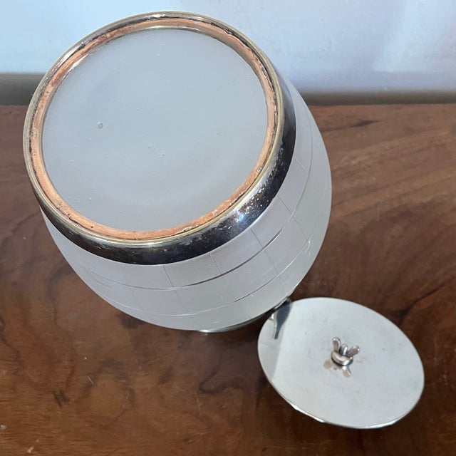 Antique 19th Century English Silverplate Biscuit Barrel For Sale In New York - Image 6 of 18