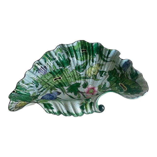 Porcelaine De Paris Clam Shell Bowl For Sale