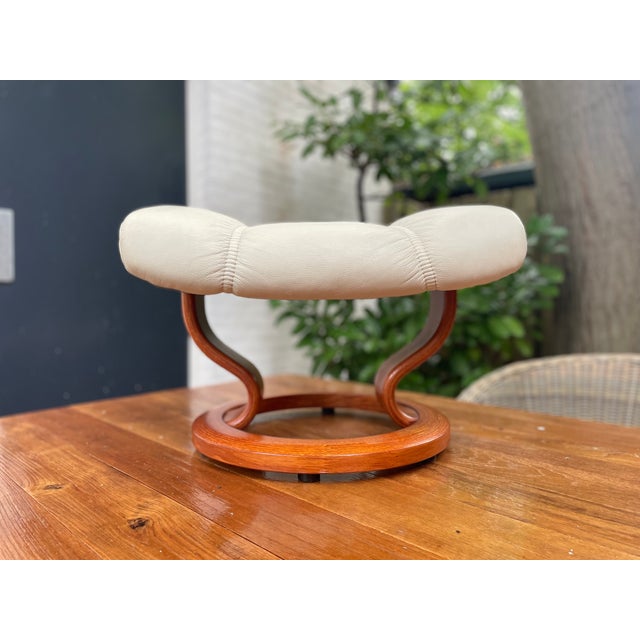 Leather Ottoman by Ekornes Stressless, 2010s For Sale - Image 4 of 17