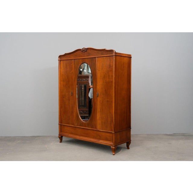 Art Nouveau Wardrobe in Walnut For Sale - Image 4 of 18