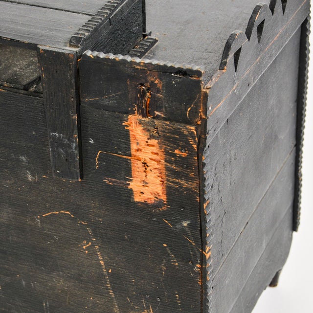 Early 20th Century Primitive Folk Art Jewelry Box Tabletop Chest of Drawers Tramp Art Detail For Sale - Image 13 of 17