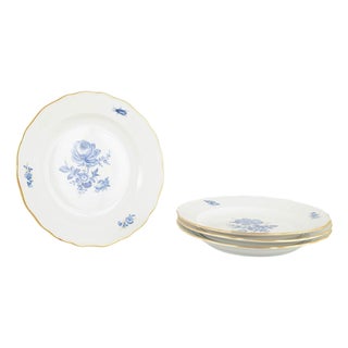 Porcelain Dinner Plates with Blue Floral Motifs and Gilt Rim from Meissen, Set of 4 For Sale
