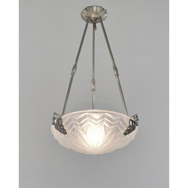 David Gueron Degue Maynadier & Degue French Art Deco 3-Armed Chandelier - 1930s Nickeled Bronze & Frosted Glass For Sale - Image 4 of 18