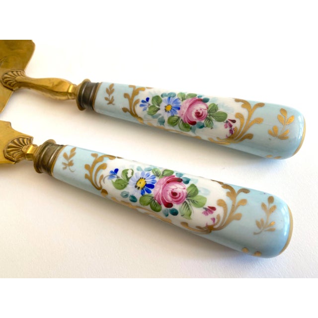 Antique Early 1900's Neoclassical Hand Painted Floral Gilded Porcelain Brass Fish Serving Utensils - Set of 2 For Sale In Kansas City - Image 6 of 13