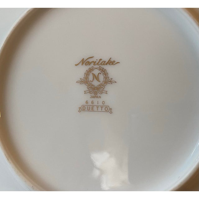 Ceramic Vintage Noritake Duetto 6610 Mid-Century Modern Ceramic White Gold Scroll Japan Dinner Set - 96 Pieces For Sale - Image 7 of 11