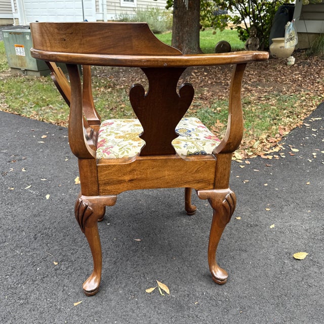 Mid 18th Century Queen Anne Mahogany Corner Chair Circa 18th Century For Sale - Image 5 of 12