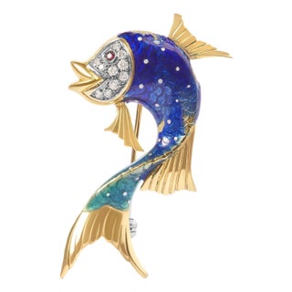 18K Yellow Gold and Blue Enamel Diamond and Pink Sapphire Fish Brooch Pin (H-I Color, VS2-SI1 Clarity) For Sale
