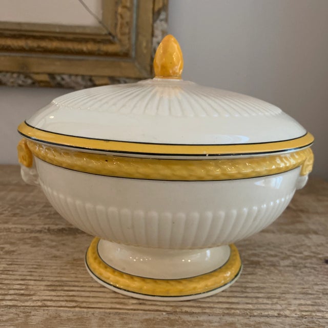 Antique Wedgwood Yellow and Creamware Lidded Vessel. 1922.
