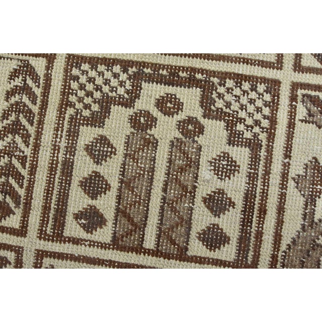 Bakhtiari Rug 6’9” X 8’10” Ivory Wool Vintage Distressed Hand-Knotted Carpet For Sale - Image 4 of 15