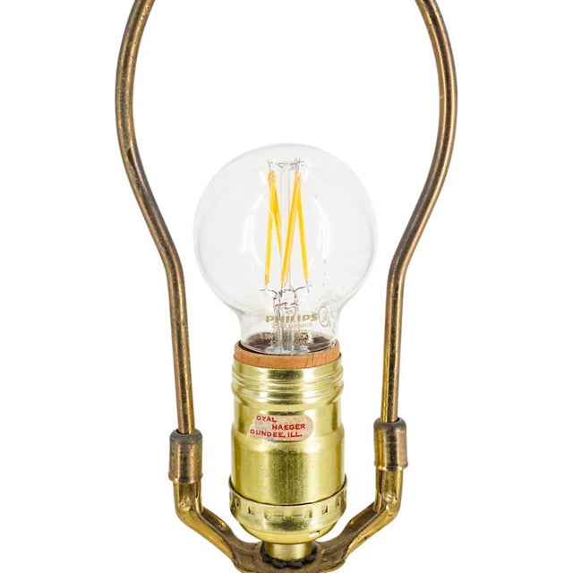 Nautical Mid 20th Century Royal Haeger Ceramic Shell Table Lamp For Sale - Image 3 of 4