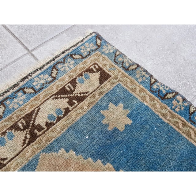 Farmhouse 1950s Small Oushak Rug For Sale - Image 3 of 10