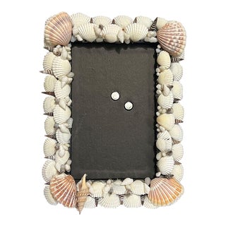 Late 20th Century Sea Shell Encrusted Folk Art Photo Frame - 4" X 6" For Sale