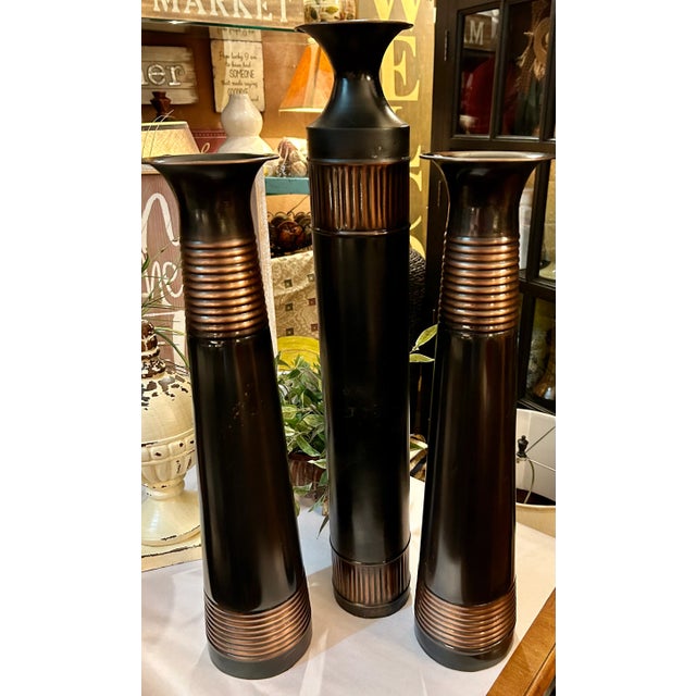 Mid-Century Modern Vintage Trio of Rustic Bronze Metal Vases With Ribbed Copper Accents For Sale - Image 3 of 6