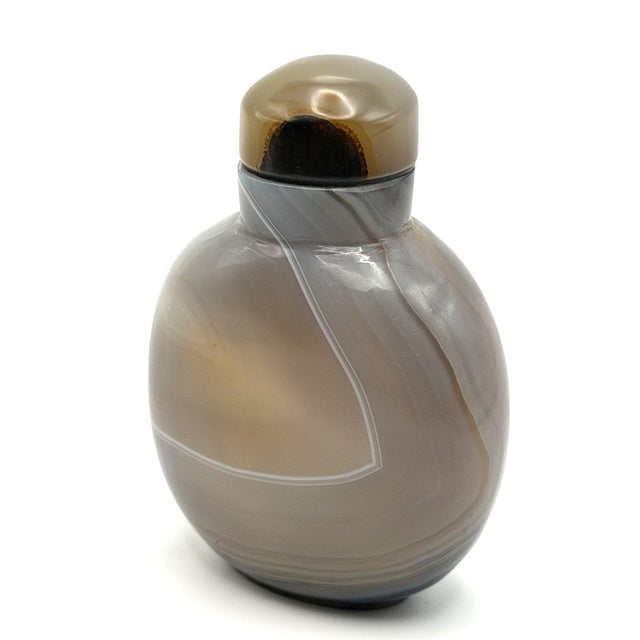 1950s Vintage Well Hollowed Banded Agate Snuff Bottle For Sale - Image 5 of 14