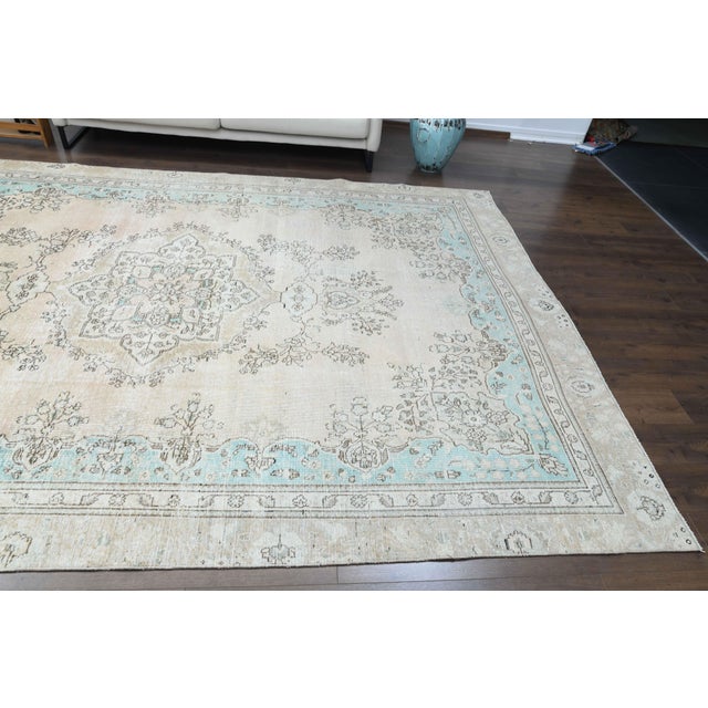 Persian 1970s Vintage Persian Handmade Wool Cotton Beıge Area Rug For Sale - Image 3 of 11