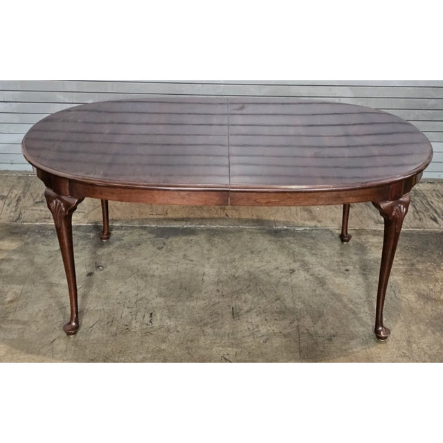 Queen Anne Late 20th Century Stickley Oval Solid Mahogany Dining Table Queen Anne Style For Sale - Image 3 of 8