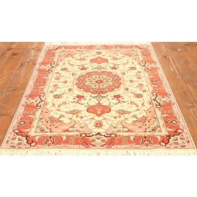 Middle Eastern Rug in Wool For Sale - Image 9 of 11