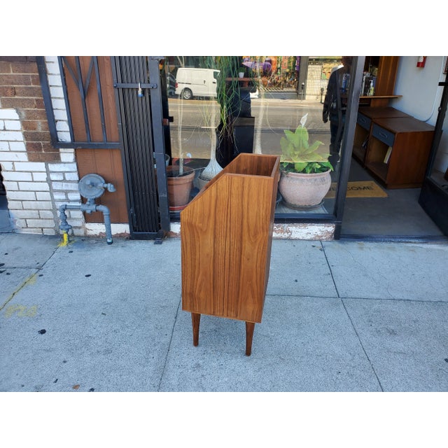 London Vinyl Organizer Shelf For Sale - Image 10 of 13