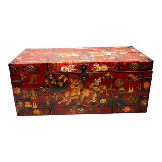 Early 20th Century Hand-Painted Chinese Trunk For Sale