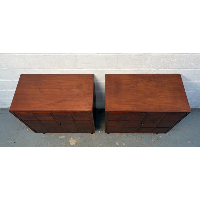 Mid 20th Century Modern Burled Walnut Cabinets on Hairpin Legs, A Pair For Sale In New York - Image 6 of 14