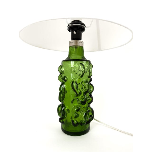 Scandinavian Modern Green Art Glass Table Lamp, Sweden, 1970s, in Good conditions. Designed 1970 to 1979 European Plug (up...