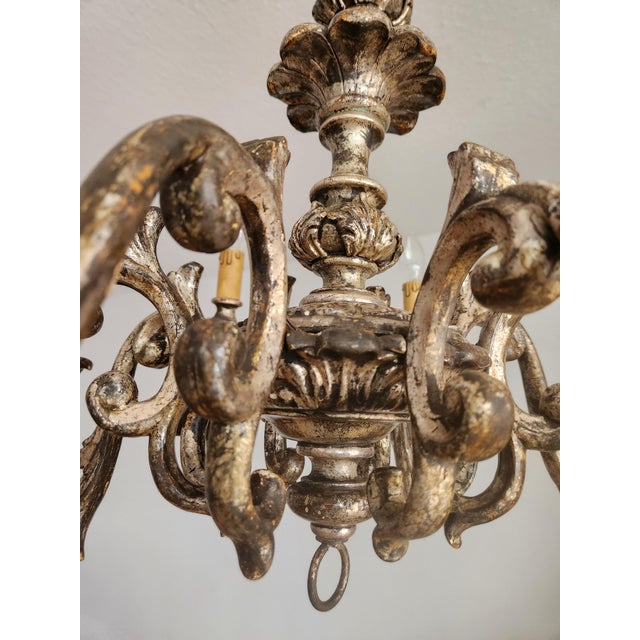 Vintage Louis XV Silvered Hand-Painted Carved Wood Eight-Arm Chandelier with Floral Motifs, Italy, 1920s For Sale - Image 12 of 18