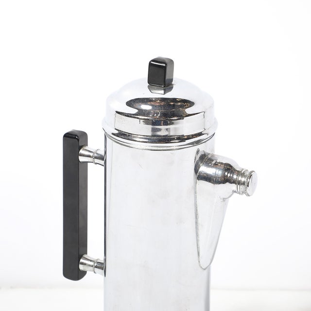 Chrome 1930s Art Deco Chrome & Black Bakelite Cocktail Shaker For Sale - Image 8 of 13