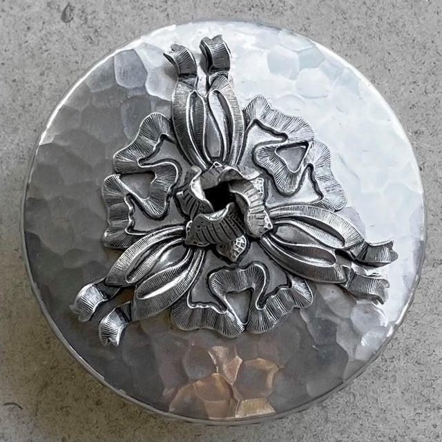 Art Deco Circa 1930 Whimsical Hand Forged Rose & Ribbon Aluminum Trinket Box For Sale - Image 3 of 18
