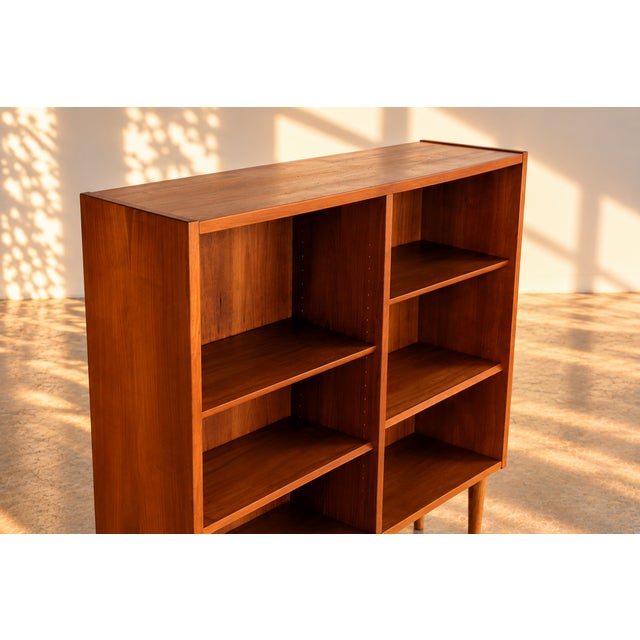 Vintage Danish Teak Bookcase Cabinet, 1960s, in Good conditions. Designed 1960 to 1969