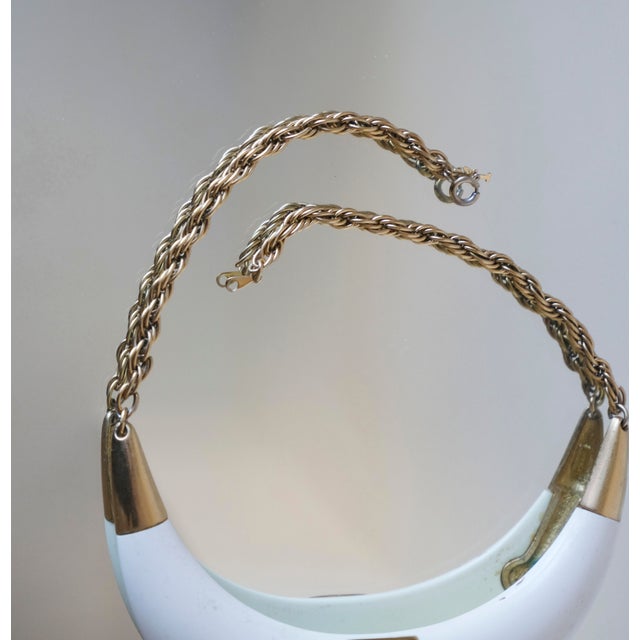 Ivory Vintage, 1970s Crown Trifari Resin Double-Horn Statement Choker Necklace, Cream and Gold For Sale - Image 8 of 11