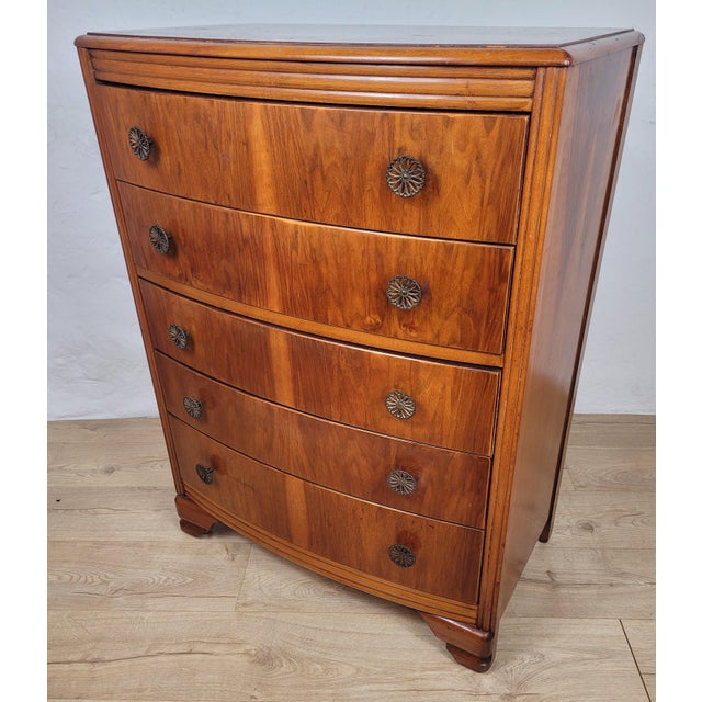 Vintage English Bow Front Chest of Drawers in Walnut, 1960s For Sale - Image 4 of 17